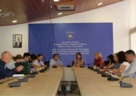 Strategjia e komunikimit shkollë-prindër për orientimin në karrierë të nxënësve të arsimit të mesëm të ulët